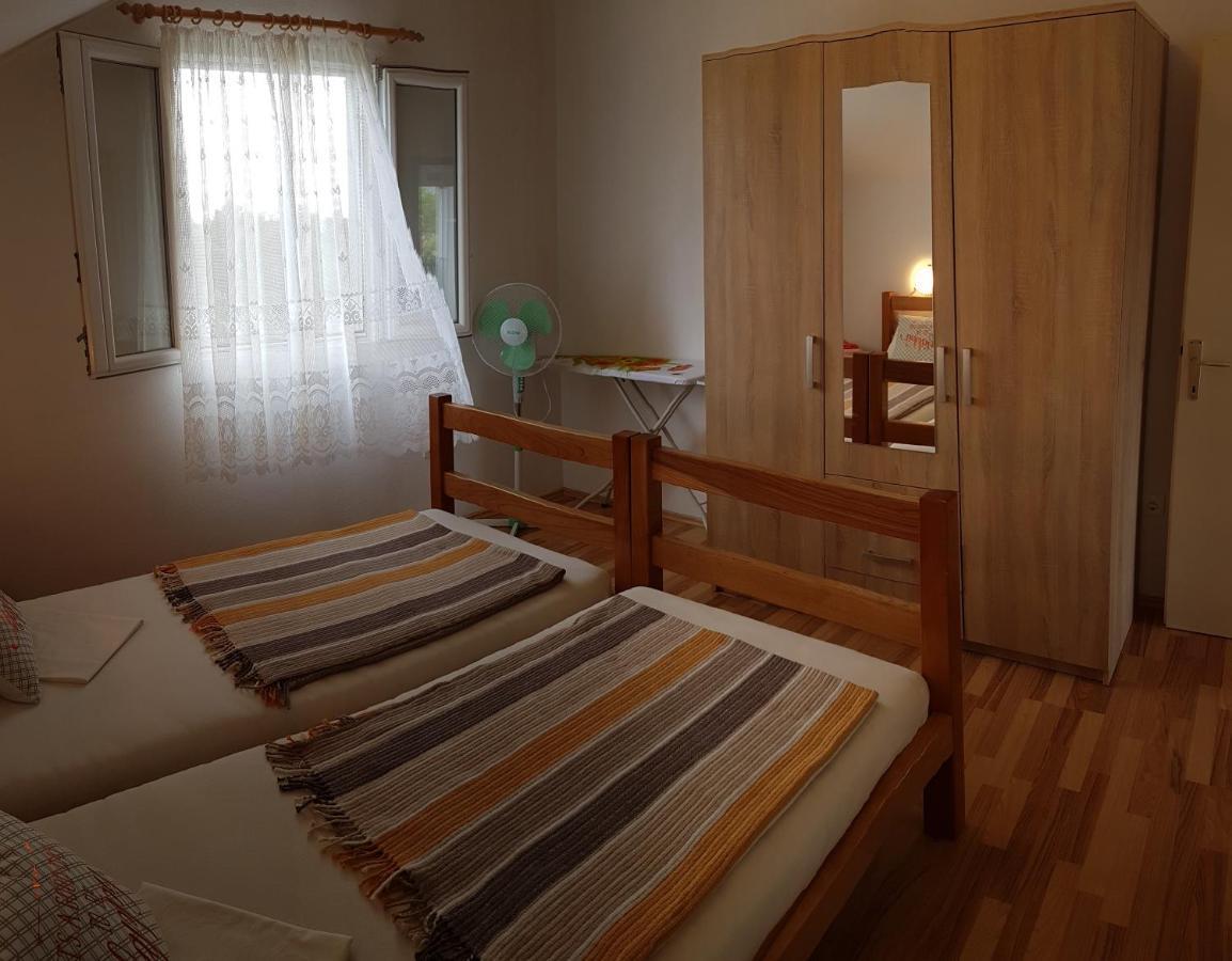 Apartman Vojaline Milna  Extérieur photo