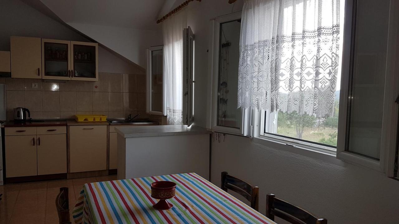 Appartement Apartman Vojaline à Milna  Extérieur photo