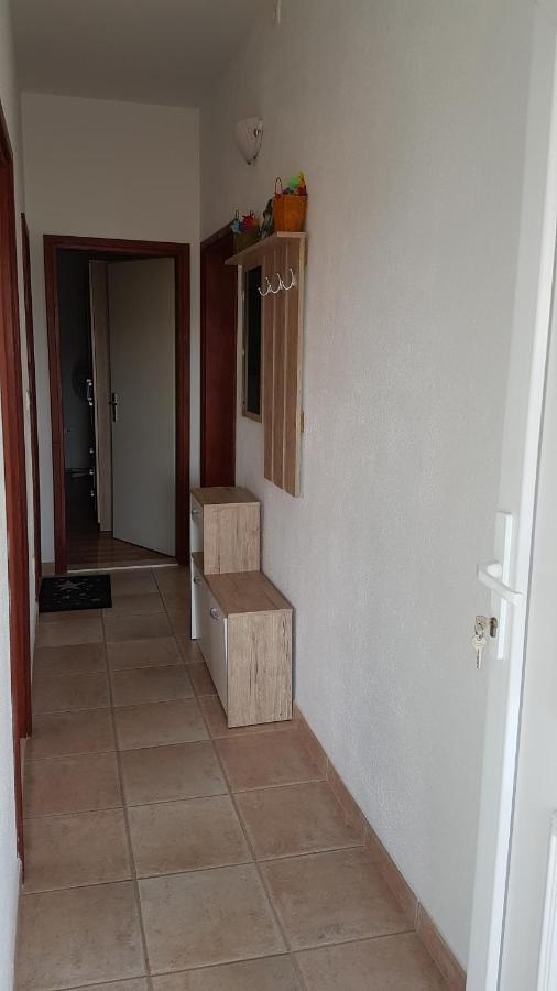 Appartement Apartman Vojaline à Milna  Extérieur photo